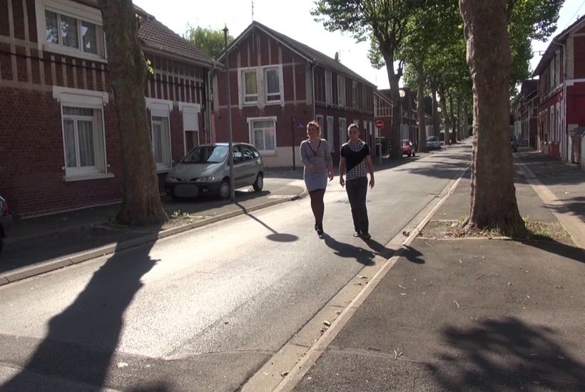 Hénin-Beaumont : son frère rêve de regarder sa soeur se faire défoncer et donc l’accompagne ! (Jacquie et Michel)