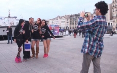 Casting sauvage sur le Vieux-Port à Marseille : 1 étudiante en BTS de 1M80 pêcho ! (Jacquie et Michel)
