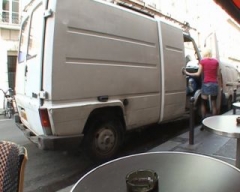 On a baisé une jeune belge dans un camion en plein Paris !!! (Jacquie et Michel)