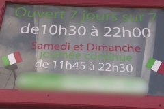 On venait seulement pour diner et on finit par baiser la patronne de la pizzéria ! (Jacquie et Michel)