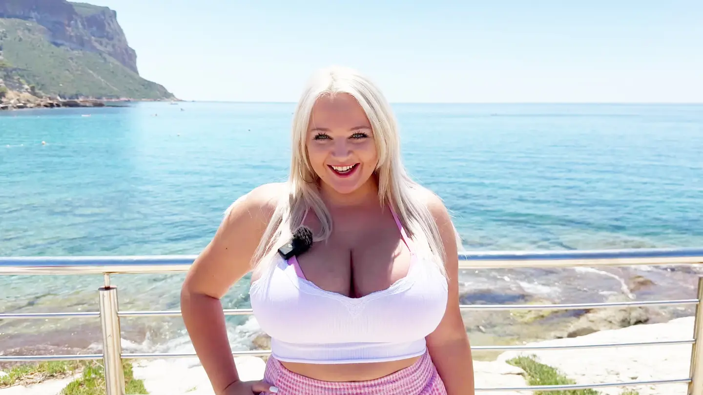 Plaisirs brûlants à Marseille : l&rsquo;explosive Lana et son amant fougueux Emmanuel dévoilent tous leurs… (Jacquie et Michel)