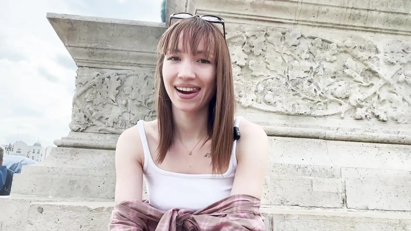 Kate : tentation sexy de 25 ans souhaite te faire découvrir ses fantasmes les plus fous. (Jacquie et Michel)