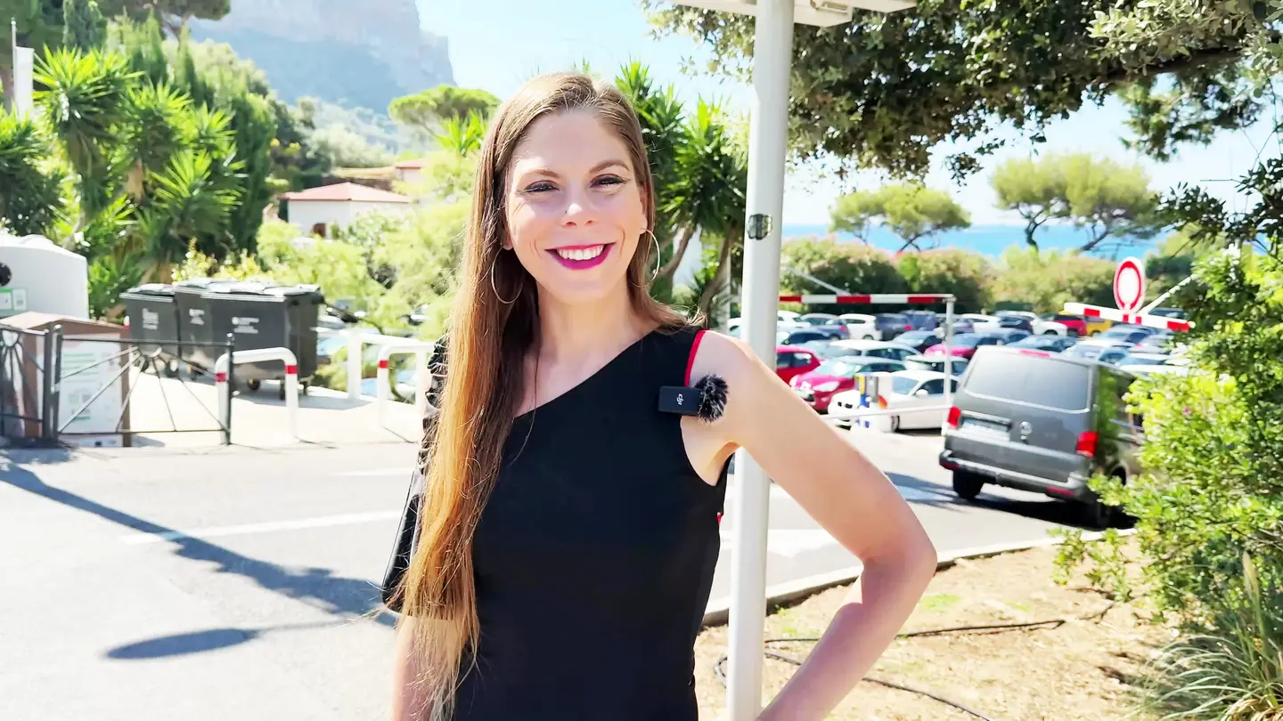 La MILF Alice ravagée par la passion devant l&rsquo;objectif, sous le regard gourmand de Klem ! (Jacquie et Michel)