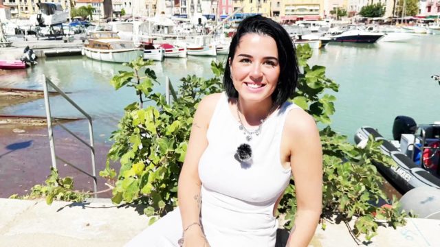 Découvre l&rsquo;orgasme brûlant de Rose, étudiante vétérinaire pulpeuse, dans une séance X sensuelle avec… (Jacquie et Michel)