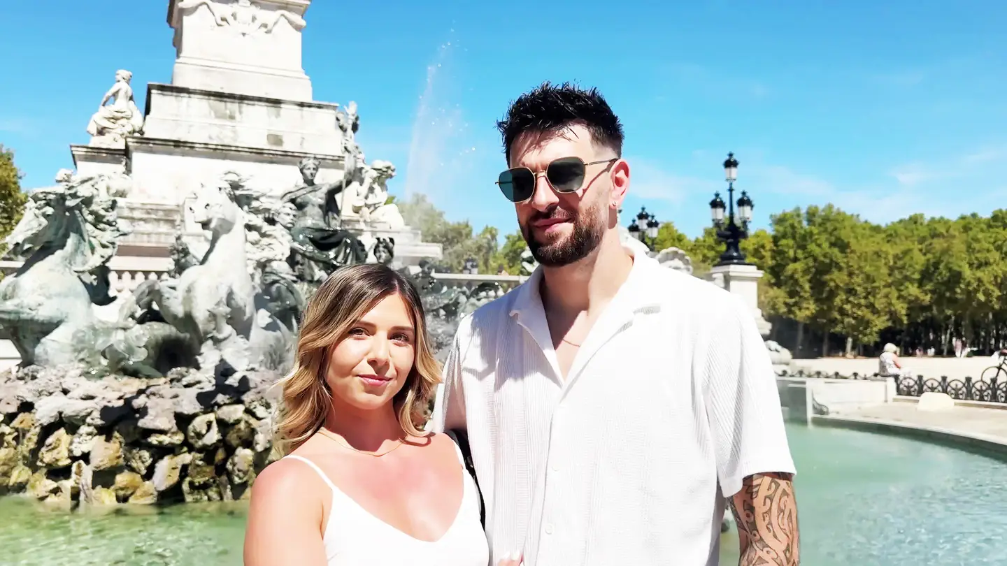 La divine Ambre, infirmière le jour et déesse du sexe la nuit : ses folles frasques intimes incendia… (Jacquie et Michel)