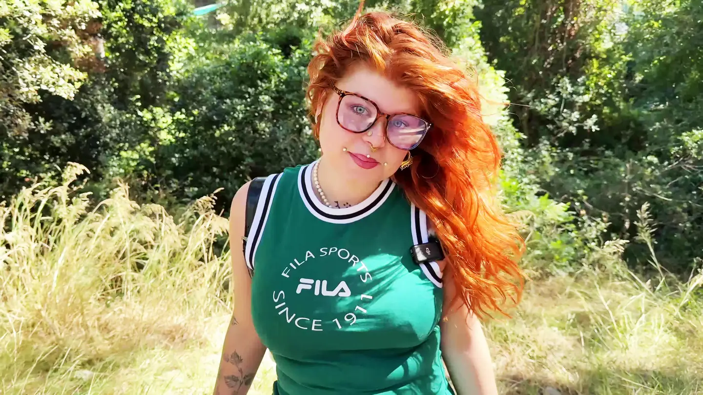 Yuki, la rouquine volcanique qui va enflammer tes sens ! Plonge dans l&rsquo;univers porno de cette déesse… (Jacquie et Michel)