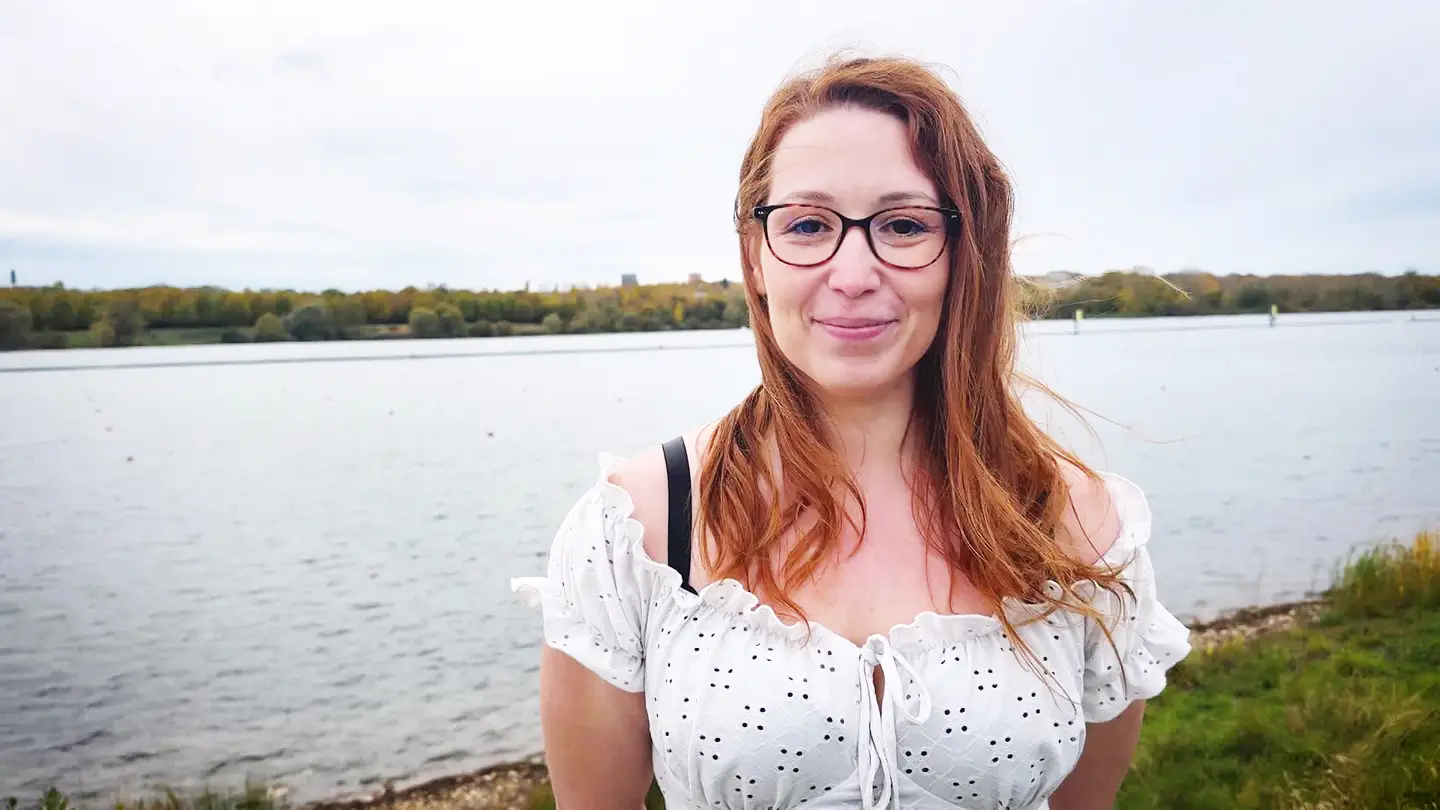 La déesse rebelle Andréa, révèle sa perversion en webcam et explose lors d&rsquo;un casting squirting inte… (Jacquie et Michel)