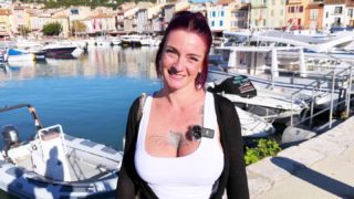 Paola, infirmière coquine de 41 ans, découvre les plaisirs du casting X avec son mari complice. (Jacquie et Michel)