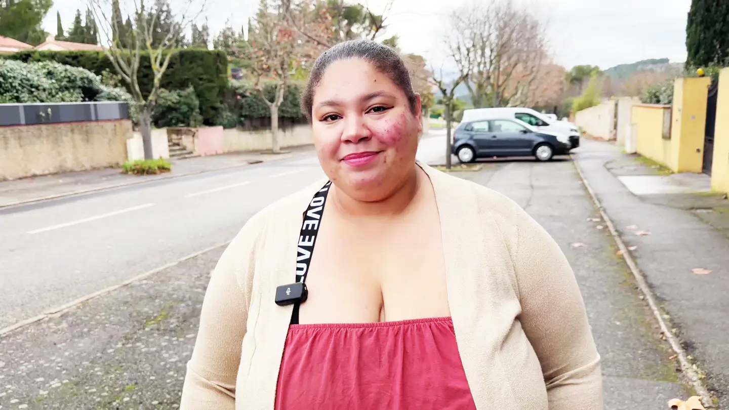 Experte en plaisir, Cléo la nympho insatiable saura vous faire jouir devant sa webcam et dans ses sc… (Jacquie et Michel)