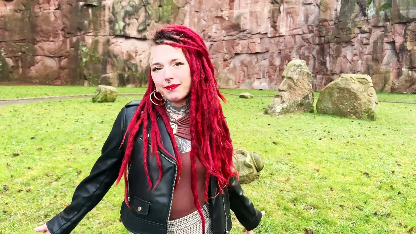 La sulfureuse Marie Bavaria, la déesse du sexe insatiable d&rsquo;Epinal en action ! (Jacquie et Michel)