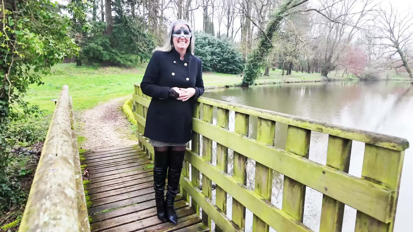 Plonge dans l&rsquo;action avec la déesse du sexe Odesyra, aux seins naturels époustouflants, et son parte… (Jacquie et Michel)