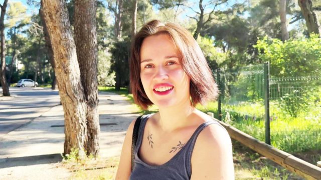 Découvrez l&rsquo;incroyable Ruby, prête à réaliser vos fantasmes les plus torrides devant la cam (Jacquie et Michel)